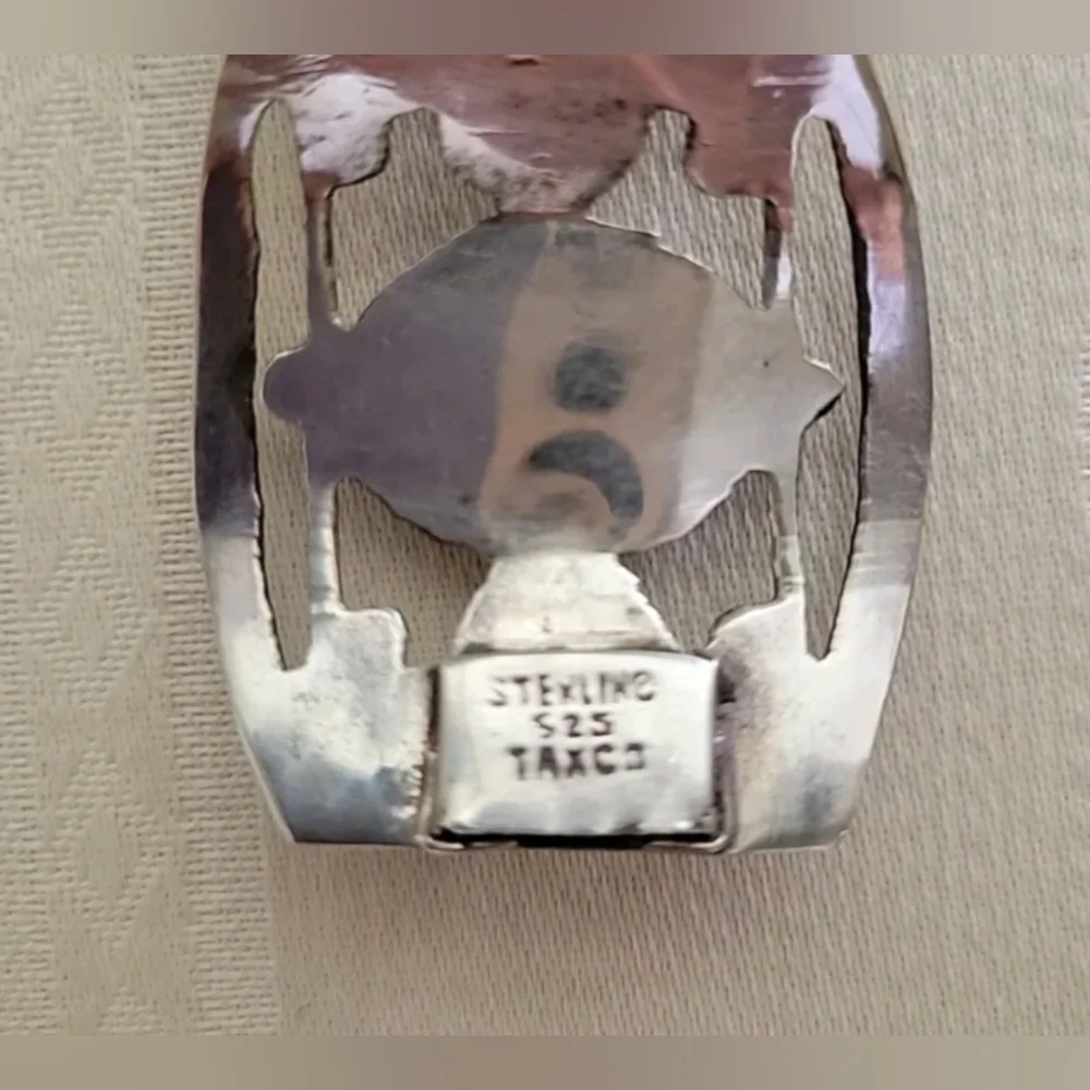 Elegant Sterling Silver and Abalone Bracelet Approx. 6" Length. - Picture 3 of 6